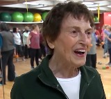 100 Year Old Woman Aces 5 Minute Plank Challenge