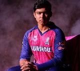 14-Year-Old Vaibhav Sooryavanshi's Stunning Debut: 34 Runs with Impact