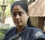 Respect actresses like heroes, Vijayashanthi tells media