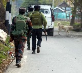 India summons top Pak diplomat, hands over formal Persona Non Grata