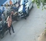 Andhra Pradesh Road Accident Car Hits Coolies in Jaggaiahpet