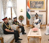 President Droupadi Murmu Meets CDS and Tri Services Chiefs