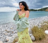 Janhvi Kapoor says 'I miss you’ll' to sister Khushi who is off on a vacation