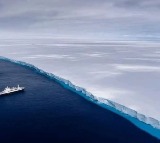 A23a Iceberg Worlds Largest Iceberg Breaking Apart