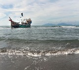 Rohingya Two Boats Sink 427 Feared Dead in Myanmar Coast