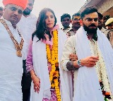 Virat Kohli and Anushka Sharma Visit Hanuman Garhi Temple in Ayodhya