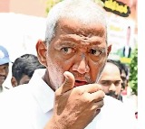 Vallabhaneni Vamsi Undergoing Treatment at Guntur GGH
