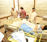 Tejashwi Yadav Becomes a Father Mamata Banerjee Visits Hospital