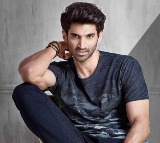 Aditya Roy Kapur Dubai Woman Trespasses Into Actors House