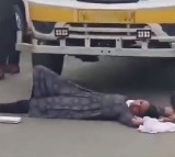Drunk Girl in Bhimavaram Creates Ruckus on Road Viral Video