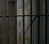 Massive jailbreak in Karachi amid earthquake chaos; over 200 inmates flee Malir prison