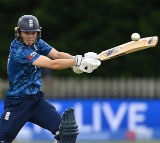 Amy Jones and Tammy Beaumont gain big in women's ODI rankings