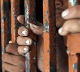 Karachi Jail Break 200 Inmates Escape Pakistan Prison