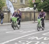 England Cricket Team Arrives at Oval Stadium on cycles