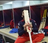 Kohli gifts his bat to Rajat Patidar after RCB win