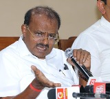 Kumaraswamy accuses K'taka CM of eating dosa with grandson even after learning about stampede deaths