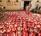 India delivers LPG to over 33 crore consumers after booking within hours: Hardeep Puri