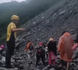 SDRF rescues 40 devotees stranded after landslide in Uttarakhand's Sonprayag