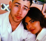 Priyanka Chopra’s tangled hair gets the sweetest fix from Nick Jonas