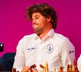 Magnus Carlsen Praises Gukesh After Chess Defeat