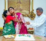 YS Jagan, Sharmila pay tributes to father YSR