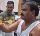 Maharashtra: Shiv Sena MLA Sanjay Gaikwad assaults canteen staff, blames it on ‘rotten food’