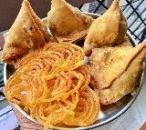 Warning boards for samosas & jalebis: A big step to curb obesity in India, say experts
