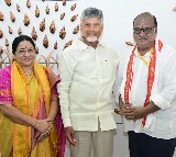 Chandrababu Naidu Meets Fan Varalakshmi Who Fulfilled Vow