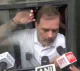 Rahul Gandhi Detained During March to Election Commission