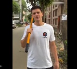 Serbia Citizen Cleaning Gurugram Streets Ahead of Independence Day