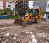 HYDRAA removes encroachments to protect Rs 400 crore government land