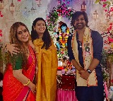 Juhi Parmar visits old buddies to seek Bappa's blessing: 'Missed having you this year'