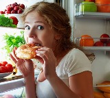 Sarah Berry warns against late night snacking for good health
