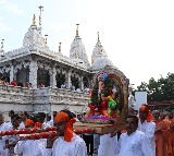 Delhi: Jal-Jhulni, Ganpati Visarjan celebrated with devotion at Akshardham temple