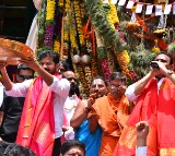 Revanth Reddy Offers Prayers at Khairatabad Ganesh