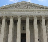 US Supreme Court allows immigration raids in LA amid crackdown in Chicago