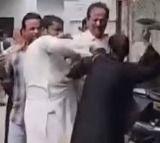 Triple Talaq Outside Court Wife Beats Husband in Rampur