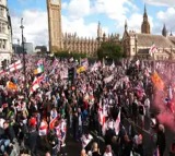 London shaken by anti immigration protests led by Tommy Robinson