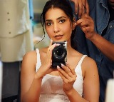 Raashii Khanna reveals her quirky triangle love on sets of ‘Telusu Kada’