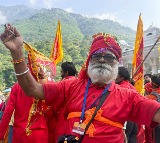 Mata Vaishno Devi Yatra resumes after temporary suspension