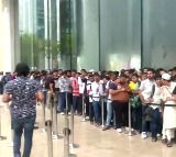 iPhone 17 Sale Frenzy Hits Apple Stores In India Massive Queues To Pick Up The New Models