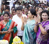 Khushbu participates in 'Bathukamma' celebrations at Charminar temple