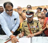 Shivadhar Reddy takes charge as Telangana DGP
