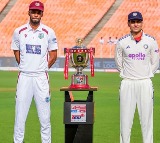 Shubman Gill wins toss India opts to bat in Delhi Test