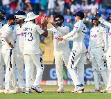 2nd Test: Jadeja and Kuldeep strike to reduce West Indies to 140/4, trail India by 378 runs
