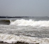 Cyclone Montha’s landfall continues near Kakinada (Lead)