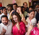 Tej Pratap Yadav Missing From Yadav Family Voting Photo