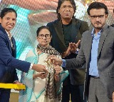 Jhulan congratulates Richa Ghosh for 'Banga Bhushan' honour