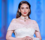 Aditi Rao Hydari warns of WhatsApp fraud using her name