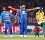 3rd T20I: Varun, Arshdeep star as India skittle South Africa for 117 in chilly conditions